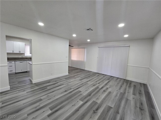 Foto del edificio - 3410 S Myrtle Ave