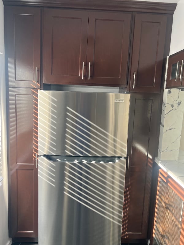 Foto del edificio - 1900 Grace Ave