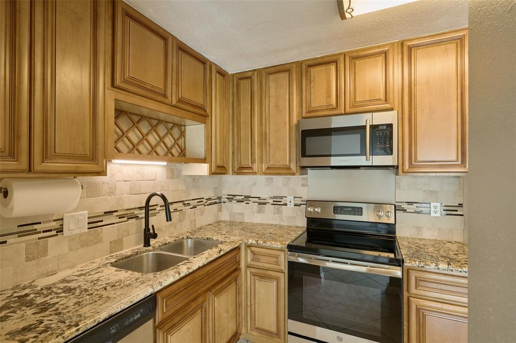 Foto principal - 10319 Richmond Hill Dr