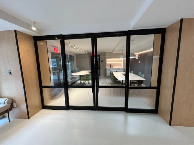 Foto del edificio - 428 E 9th St