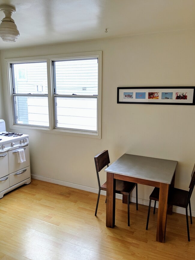 Kitchen with large windows - 4479 17th St