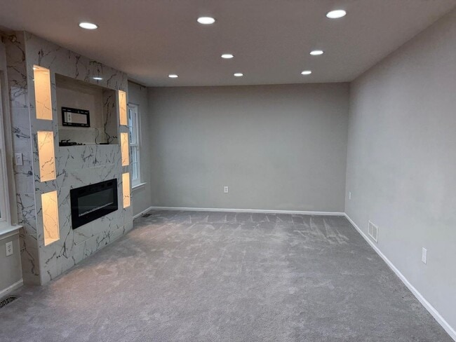 Building Photo - 143 Sweetbay Ln