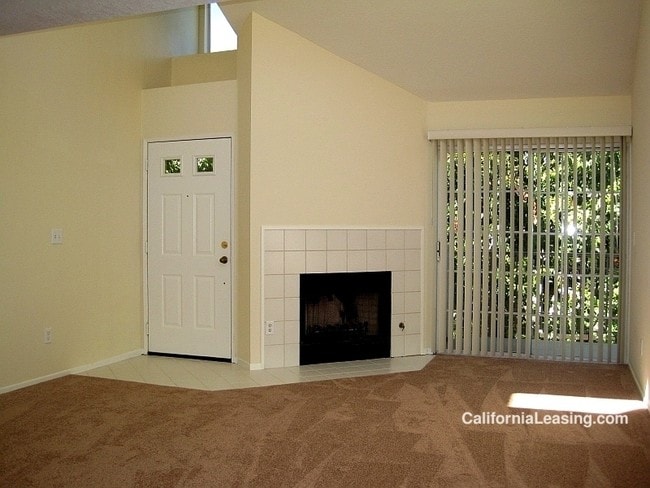 Building Photo - 24101 Del Monte Dr
