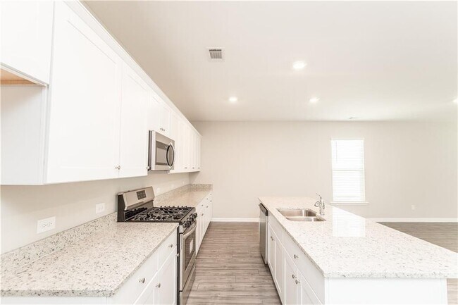 Foto del edificio - 129 Golden Eagle Pkwy