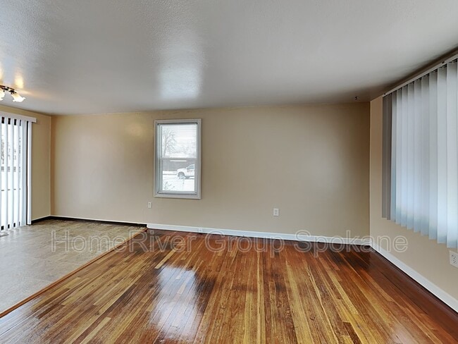Building Photo - 4727 N Belt St