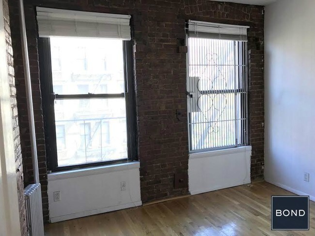 Foto del edificio - 408 W 48th St