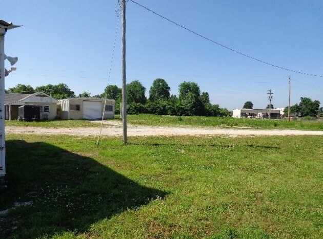 Building Photo - 5850-5874 W Highway 60