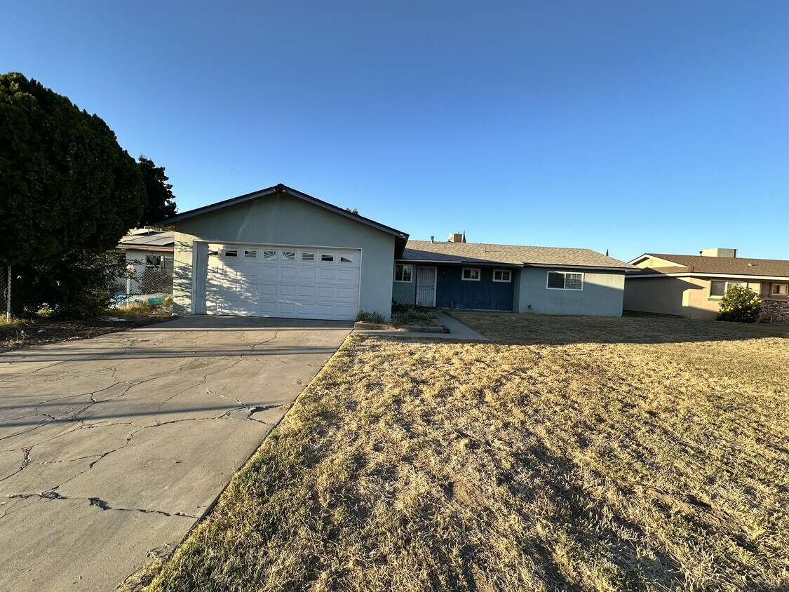 4200 W Whitendale Ave, Visalia, CA 93277 House Rental in Visalia, CA