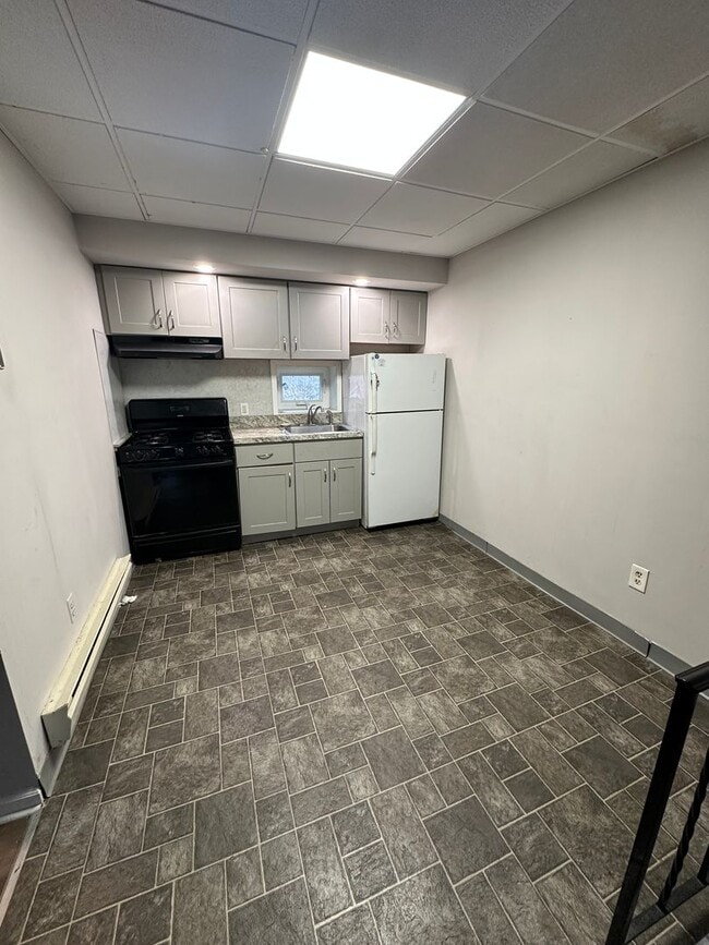 Building Photo - 121 Chestnut St