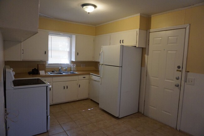 Building Photo - 3114 37th  3/1