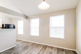 Building Photo - 5310 Riverwood Dr