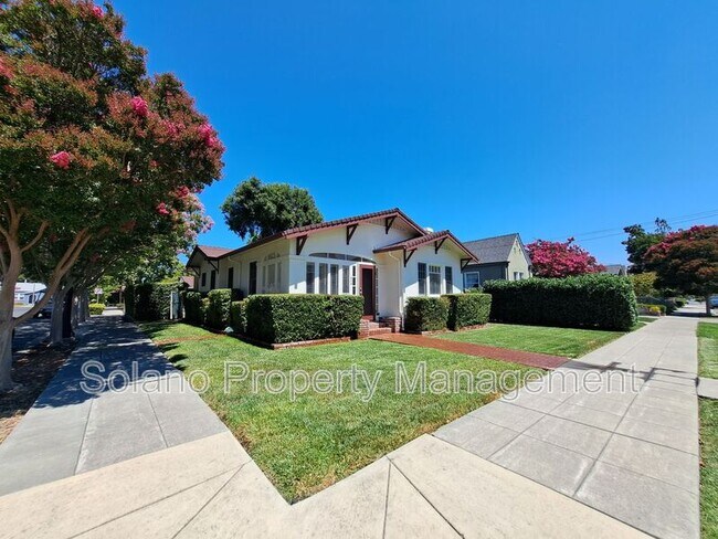 Foto del edificio - 1938 3rd St