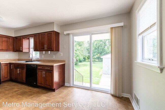 Building Photo - 3 br, 2 bath House - 120 Fenley Ave