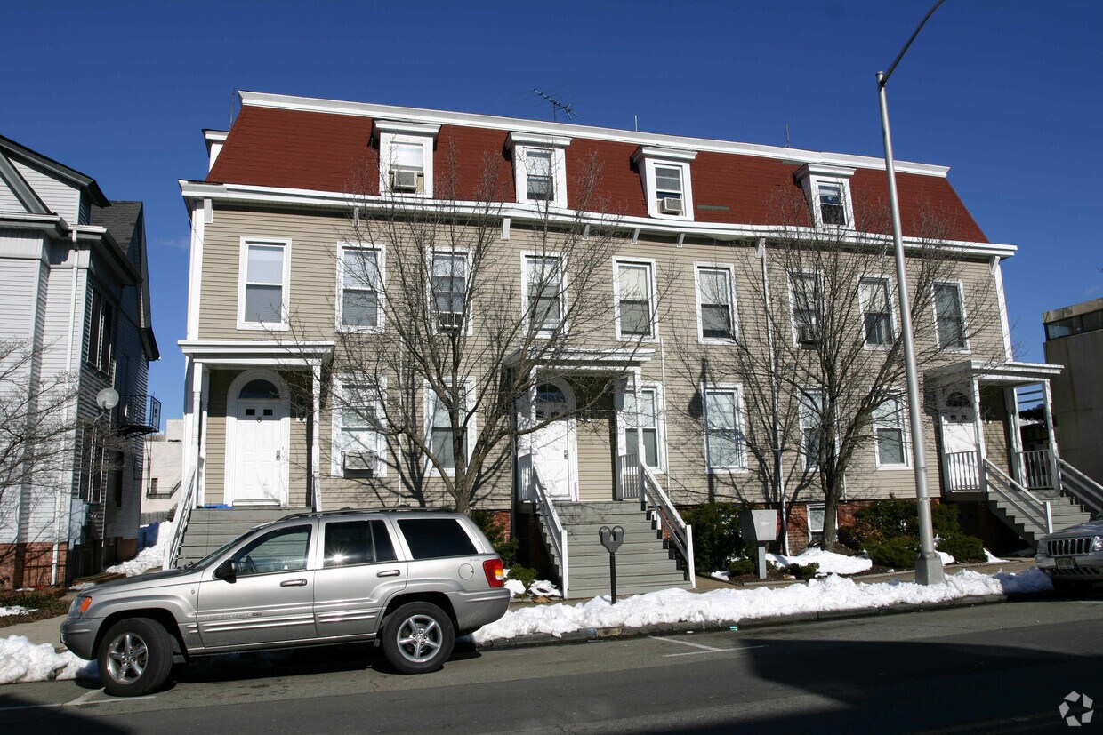 Primary Photo - 6-10 Maple Ave