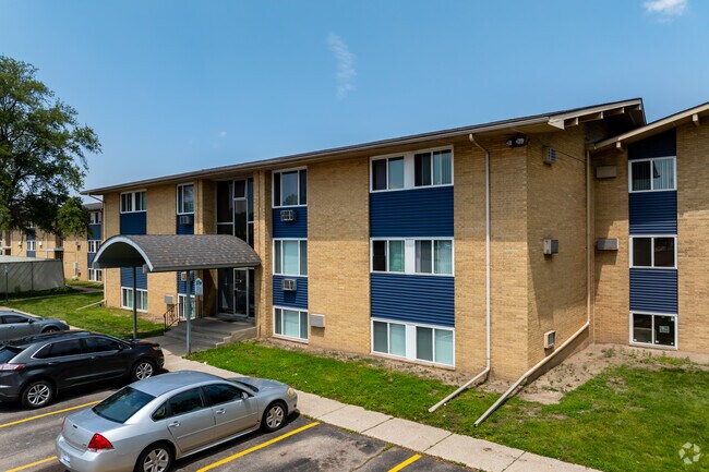 Foto del edificio - The Poplars Apartments