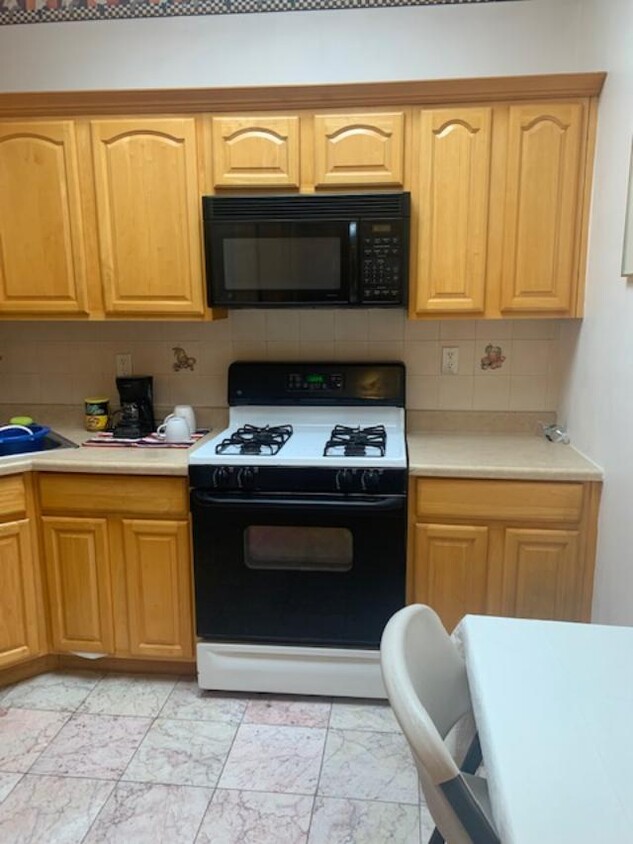 Foto del edificio - 3205 Quentin Rd