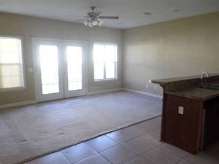 Building Photo - Eagle Landing - End Unit