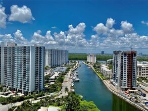 Building Photo - 15811 Collins Ave
