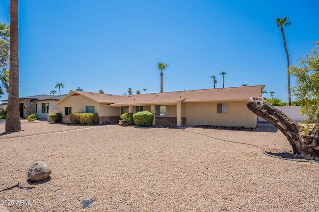 Foto del edificio - 6839 E Montecito Ave