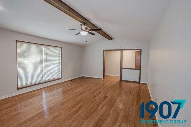 Building Photo - Charming Brick Home with Large Backyard in...