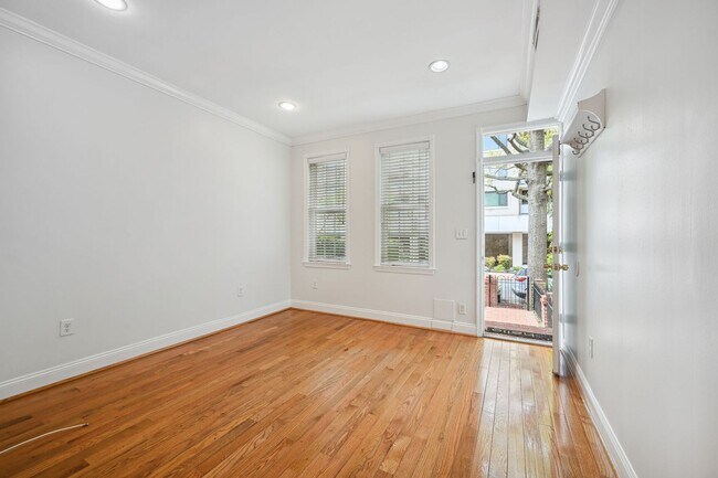 Foto del edificio - Charming 2 Bedroom in Foggy Bottom