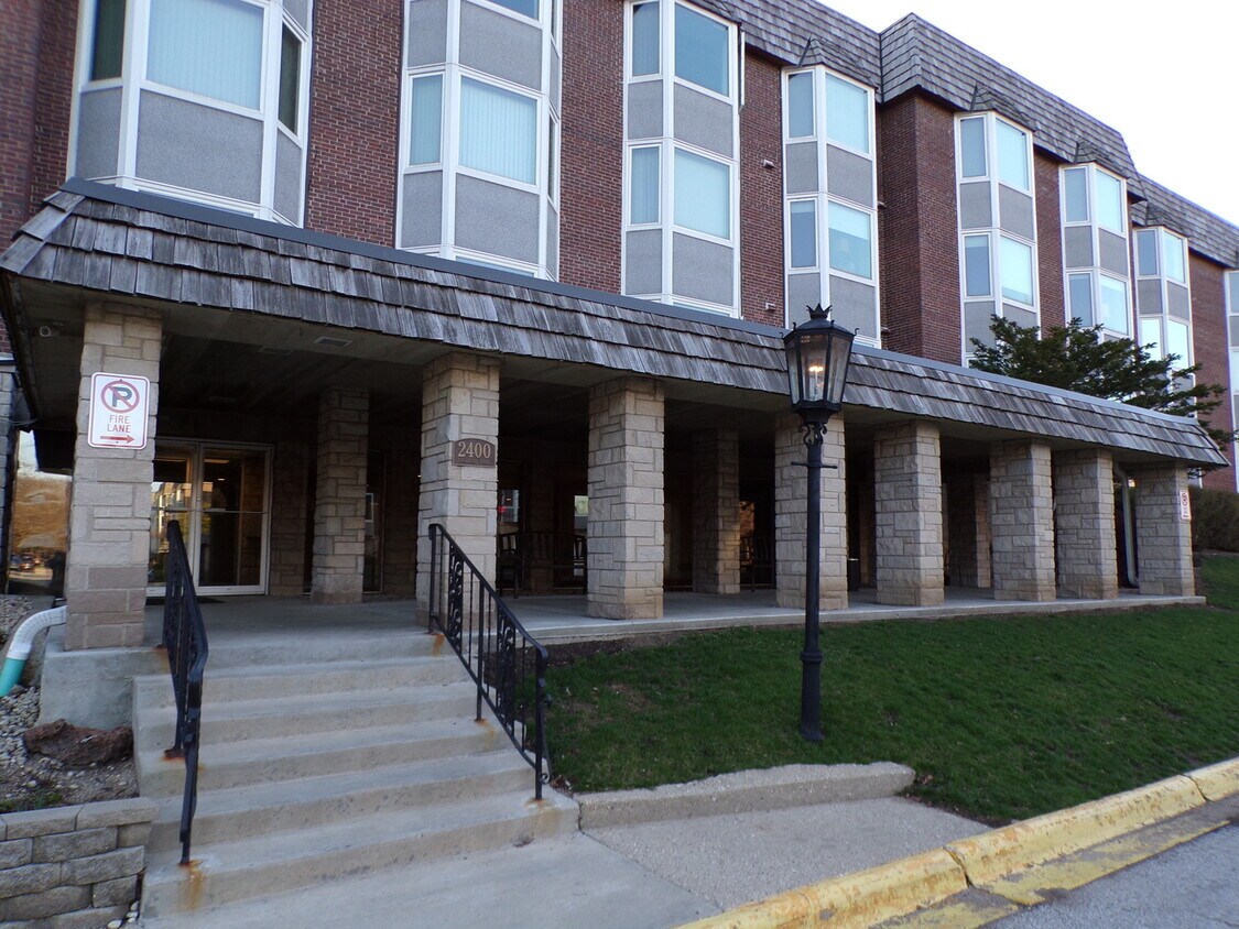 2400 Archbury Ln Unit 2K, Park Ridge, IL 60068 Condo for Rent in Park