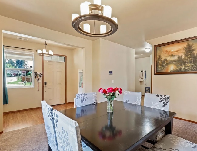 Building Photo - 2705 SW Egret St