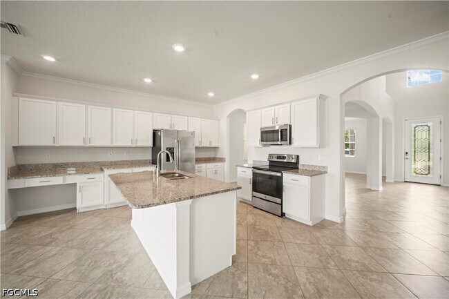 Foto del edificio - 4234 Bluegrass Dr