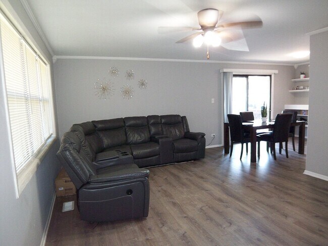 Building Photo - 5700 Dutch Mill Ct