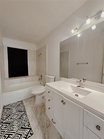 Foto del edificio - 10320 Wood Heights Dr