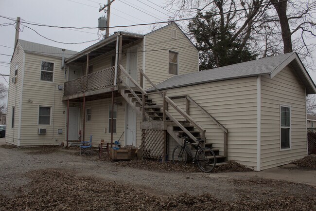 Building Photo - 213 S Husband St
