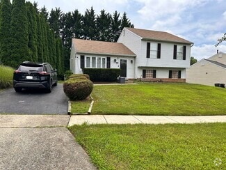 Building Photo - 322 Woonsockett Ln