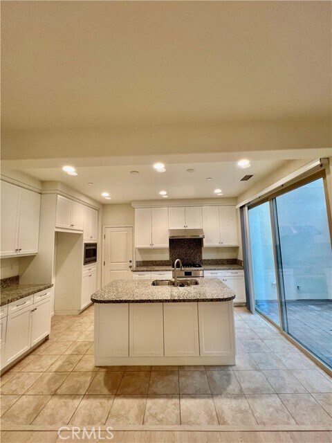 Building Photo - 110 Waterleaf