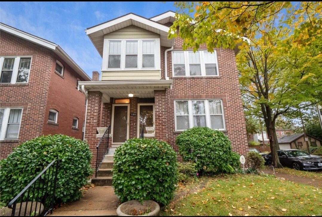 5048 Devonshire Ave, Saint Louis, MO 63109 Townhome Rentals in Saint