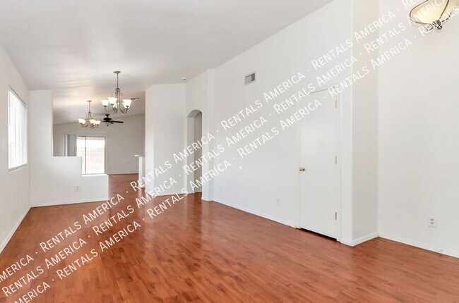 Foto del edificio - 1202 N Thunder Ridge Dr