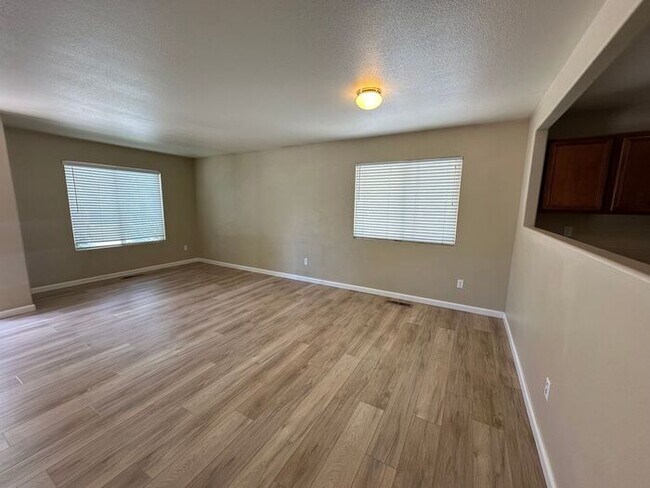 Foto del edificio - 7465 Hinton Dr