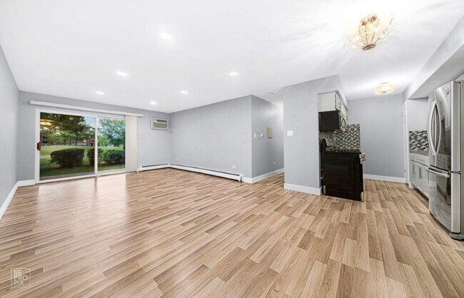 Building Photo - 1075 Higgins Quarters Dr