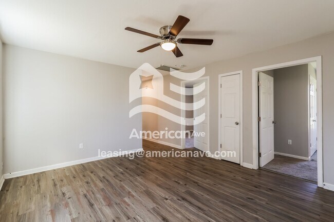 Building Photo - 2218 W Madison St