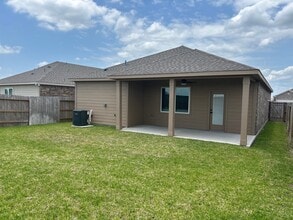 Building Photo - 1010 Whispering Winds Dr