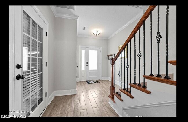 Foto del edificio - 1625 Brook Hollow Dr