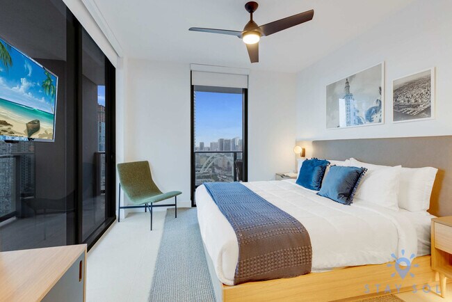 Foto del edificio - 601 NE 1st Ave