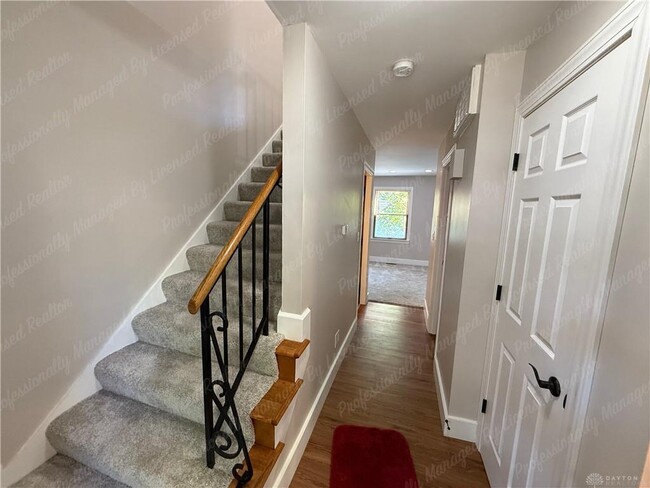 Building Photo - 2154 Willowgrove Ave