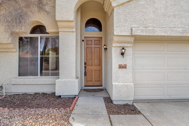Building Photo - 3261 W Ross Dr