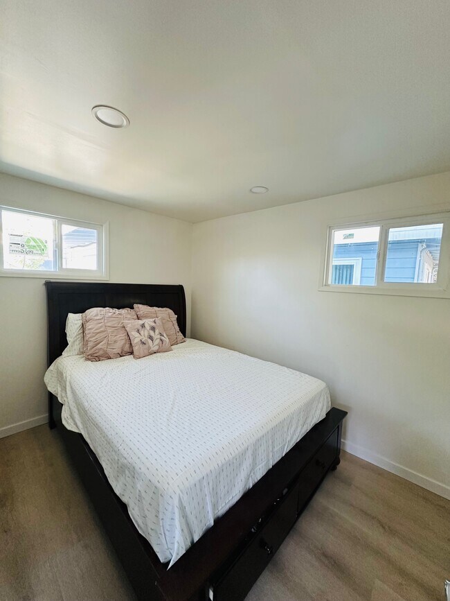 Foto del edificio - 3428 Middlefield Rd