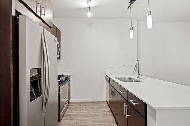 Photo - 3803 N Halsted St (Chicago, IL) Apartment