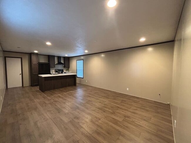 Building Photo - 601 Kathy St