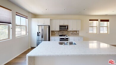 Building Photo - 15429 Encanto Way