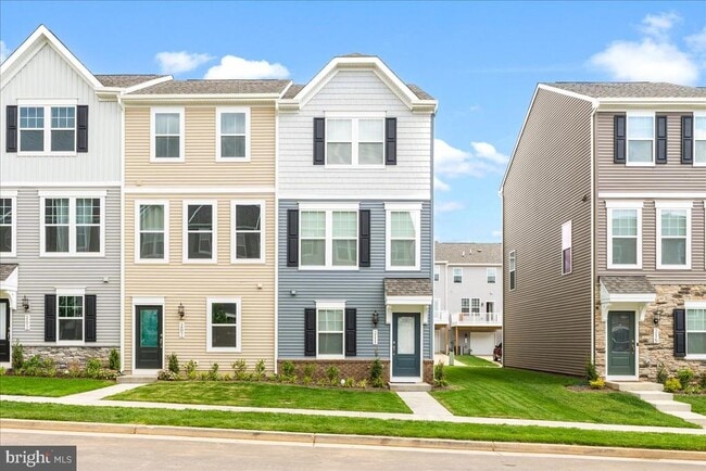 Building Photo - 211 Anthem St