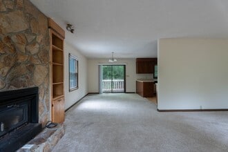 Building Photo - 105 Hanover Way