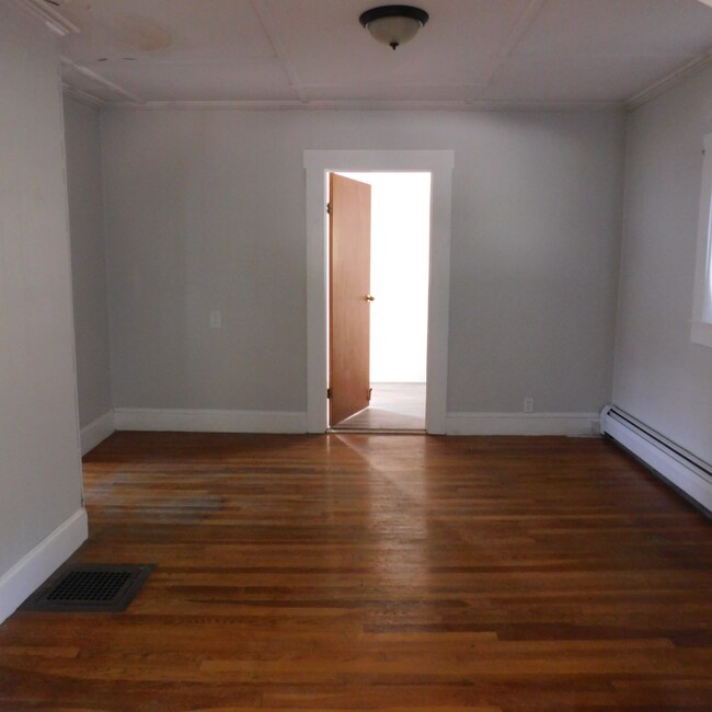 Building Photo - 23 Canabas Ave